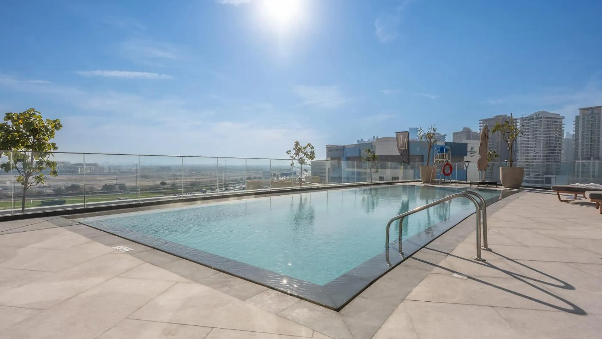 Fabulous And Spacious 2Br In Nobles Tower Ντουμπάι
