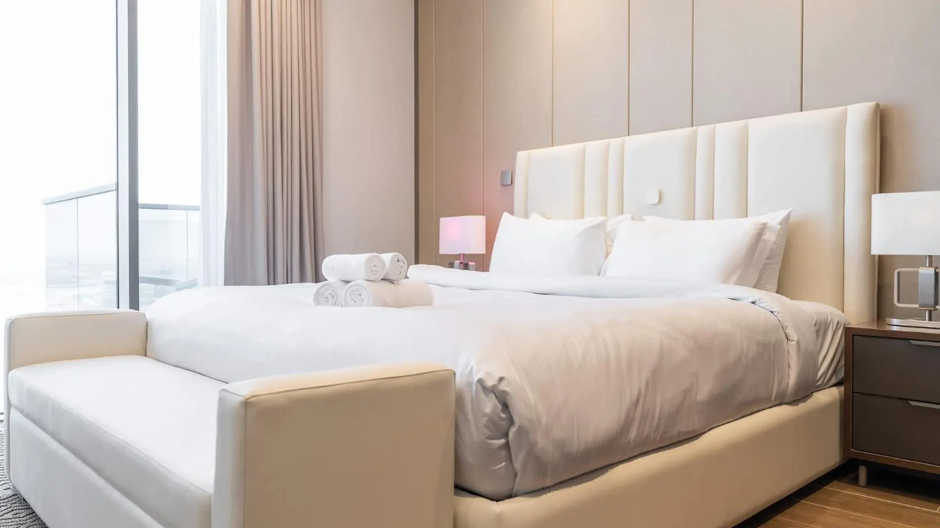 Fabulous And Spacious 2Br In Nobles Tower Dubai 0*,