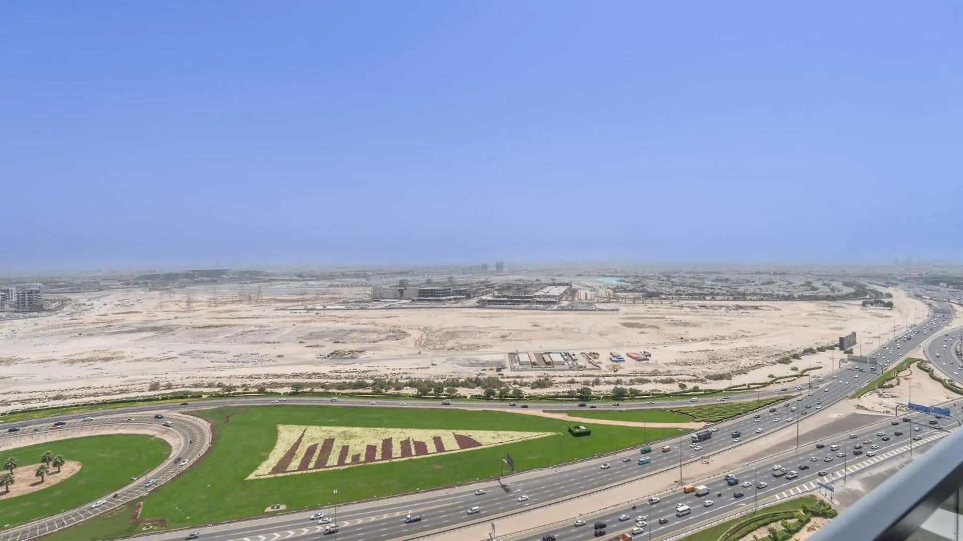 Fabulous And Spacious 2Br In Nobles Tower Dubai United Arab Emirates
