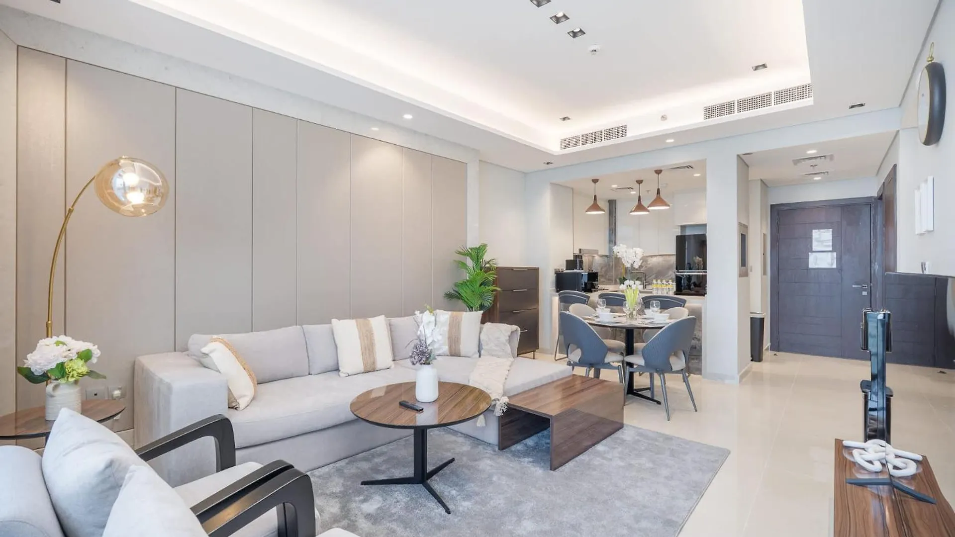 Fabulous And Spacious 2Br In Nobles Tower Dubai