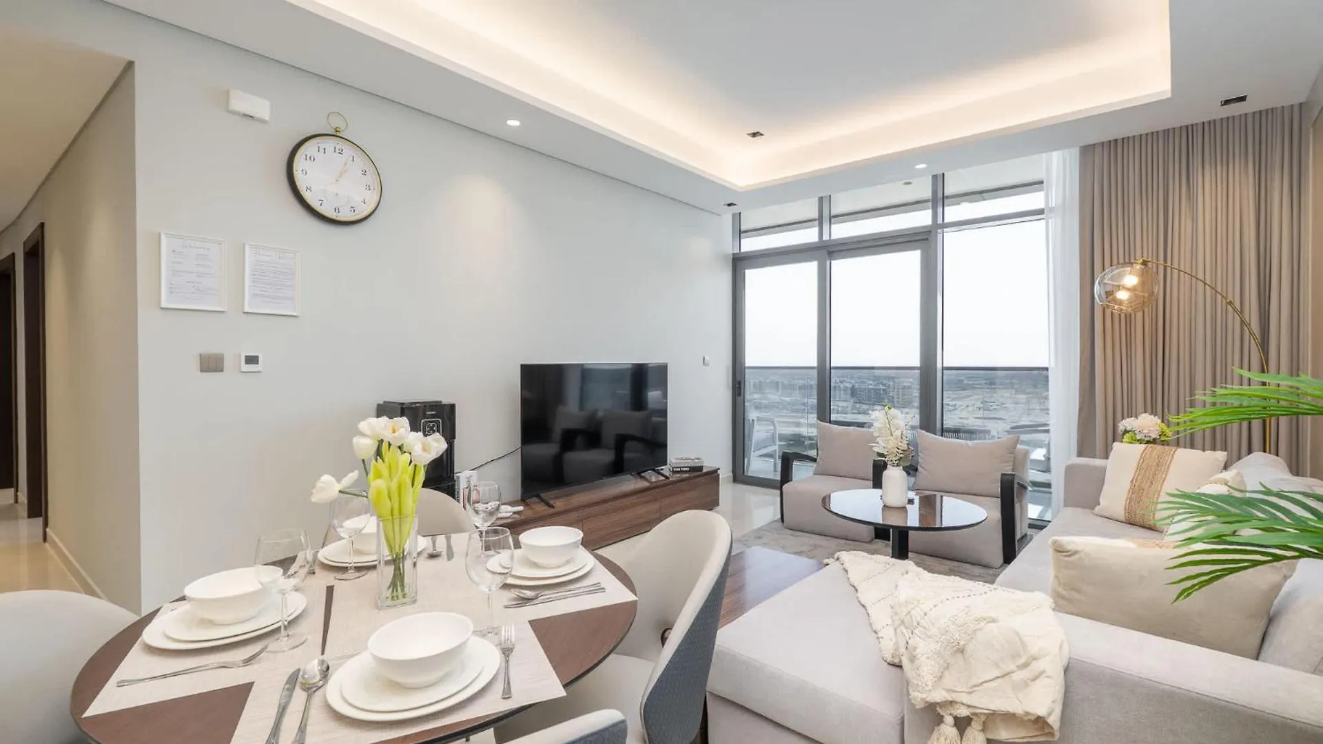 Fabulous And Spacious 2Br In Nobles Tower Dubai United Arab Emirates