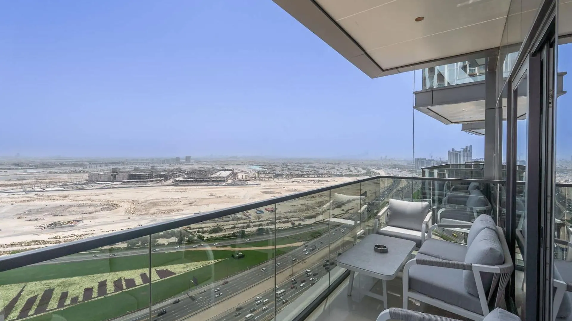 Fabulous And Spacious 2Br In Nobles Tower Dubai
