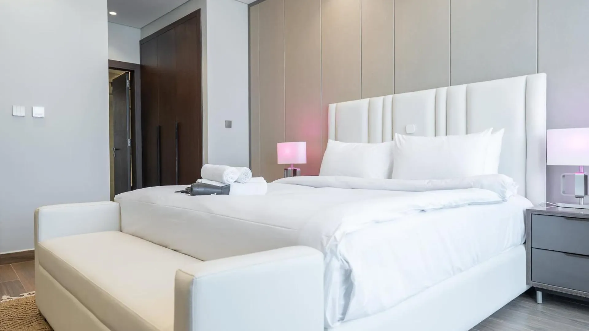 Fabulous And Spacious 2Br In Nobles Tower Dubai 0*,