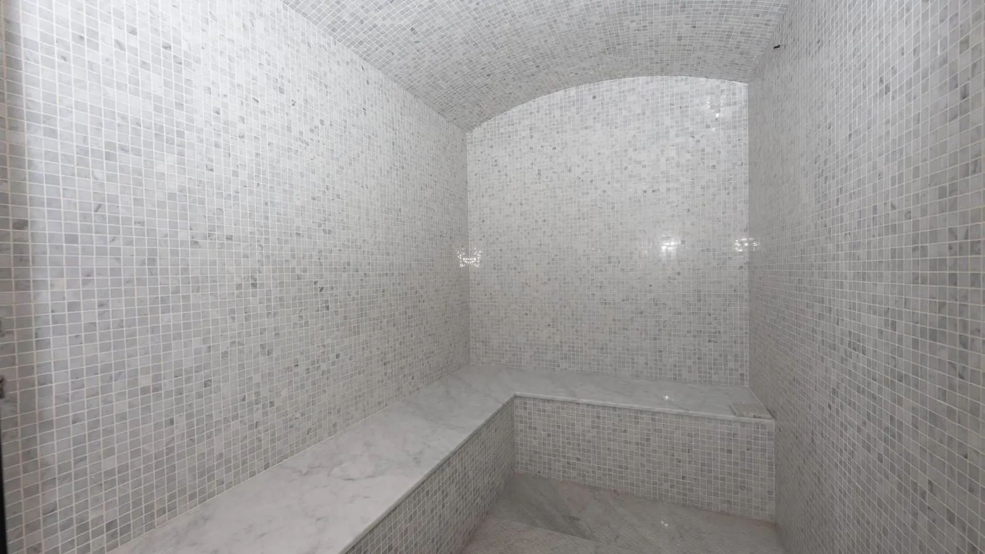 Apartment Fabulous And Spacious 2Br In Nobles Tower Dubai